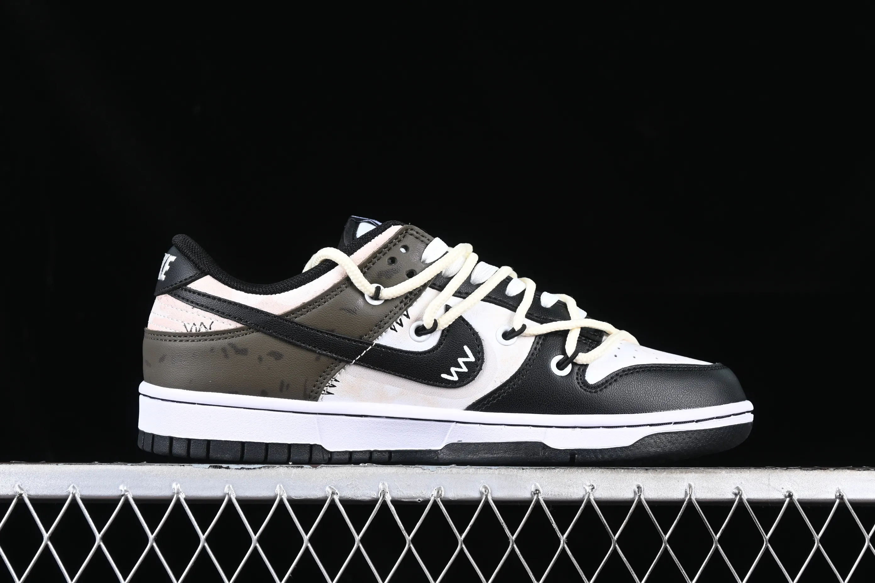 All Categories Nk SB Dunk Series Nk SB Dunk Low Low-top sneakers Customized large box Nk Dunk Low Ragdoll Doll Simple SB strap low-top casual sneakers DD1391-100